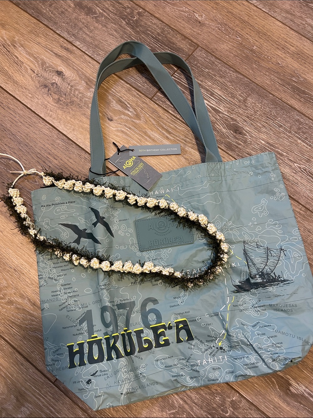 Aloha Totes Hokuleia 50th Birthday Collection. 1976 Aloha Tote Bag in Sage Green